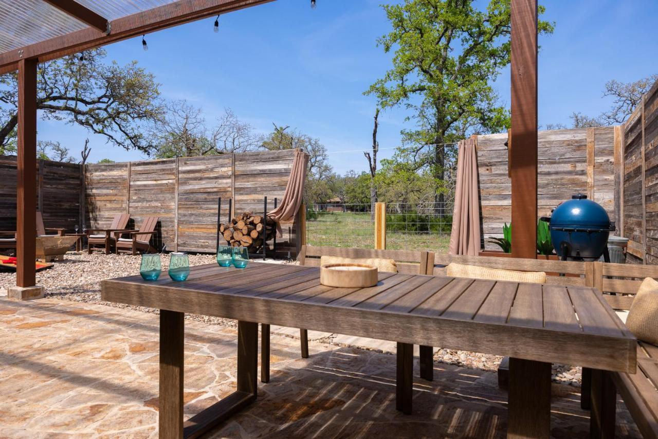 Romantic Tiny Luxury Retreat W Heated Pool, Sauna N Outdoor Shower In Wimberley 10 Acres Exterior photo