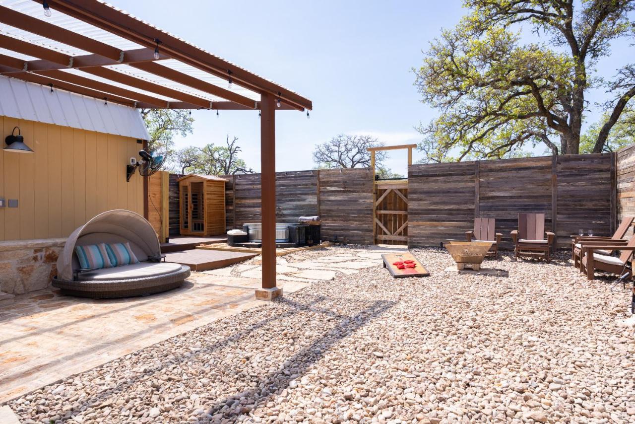 Romantic Tiny Luxury Retreat W Heated Pool, Sauna N Outdoor Shower In Wimberley 10 Acres Exterior photo