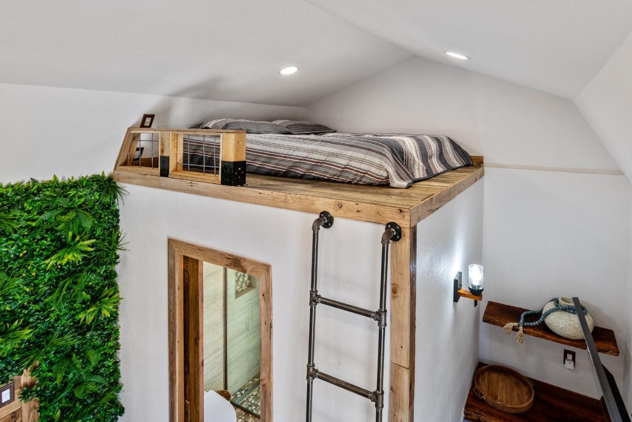 Romantic Tiny Luxury Retreat W Heated Pool, Sauna N Outdoor Shower In Wimberley 10 Acres Exterior photo