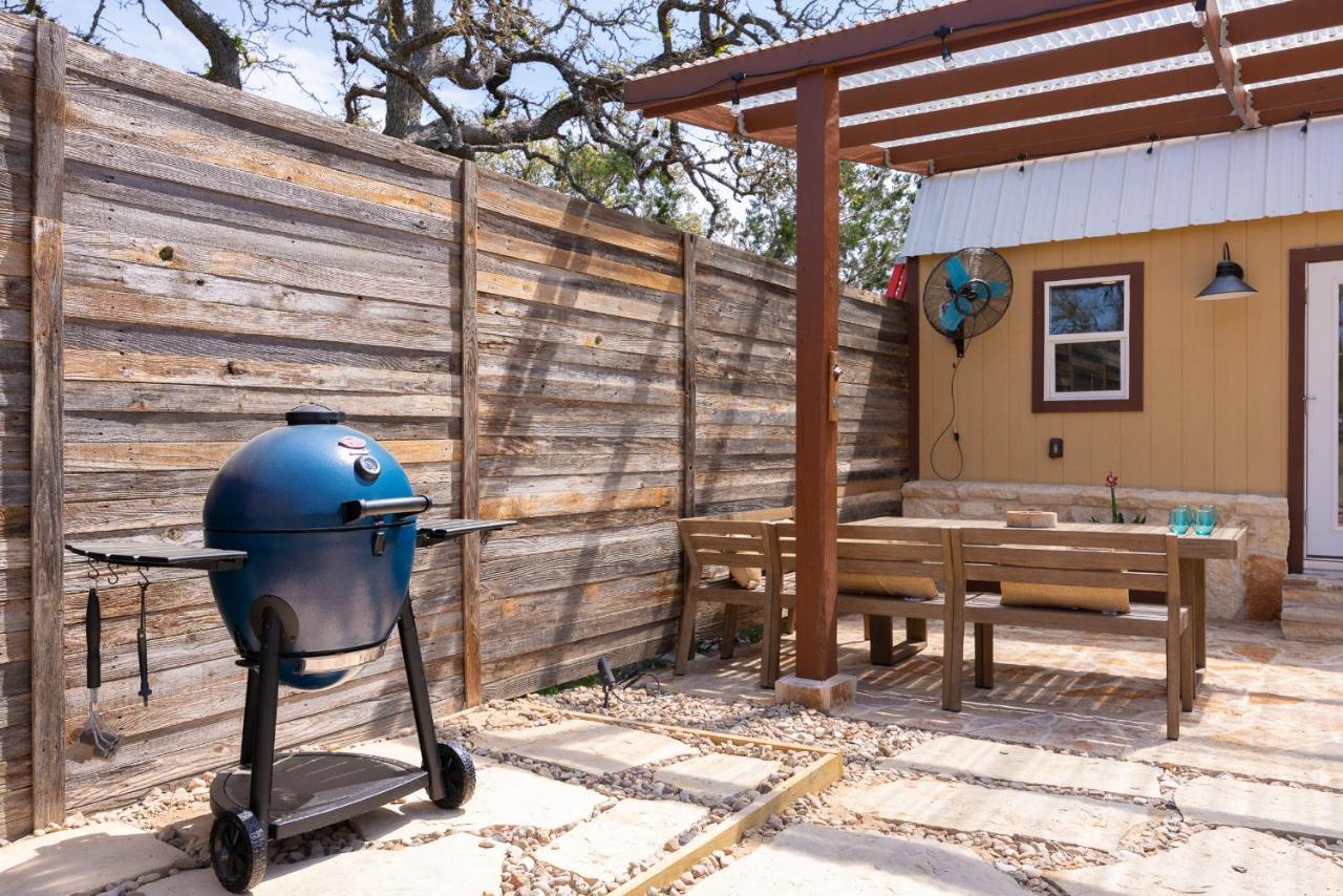Romantic Tiny Luxury Retreat W Heated Pool, Sauna N Outdoor Shower In Wimberley 10 Acres Exterior photo