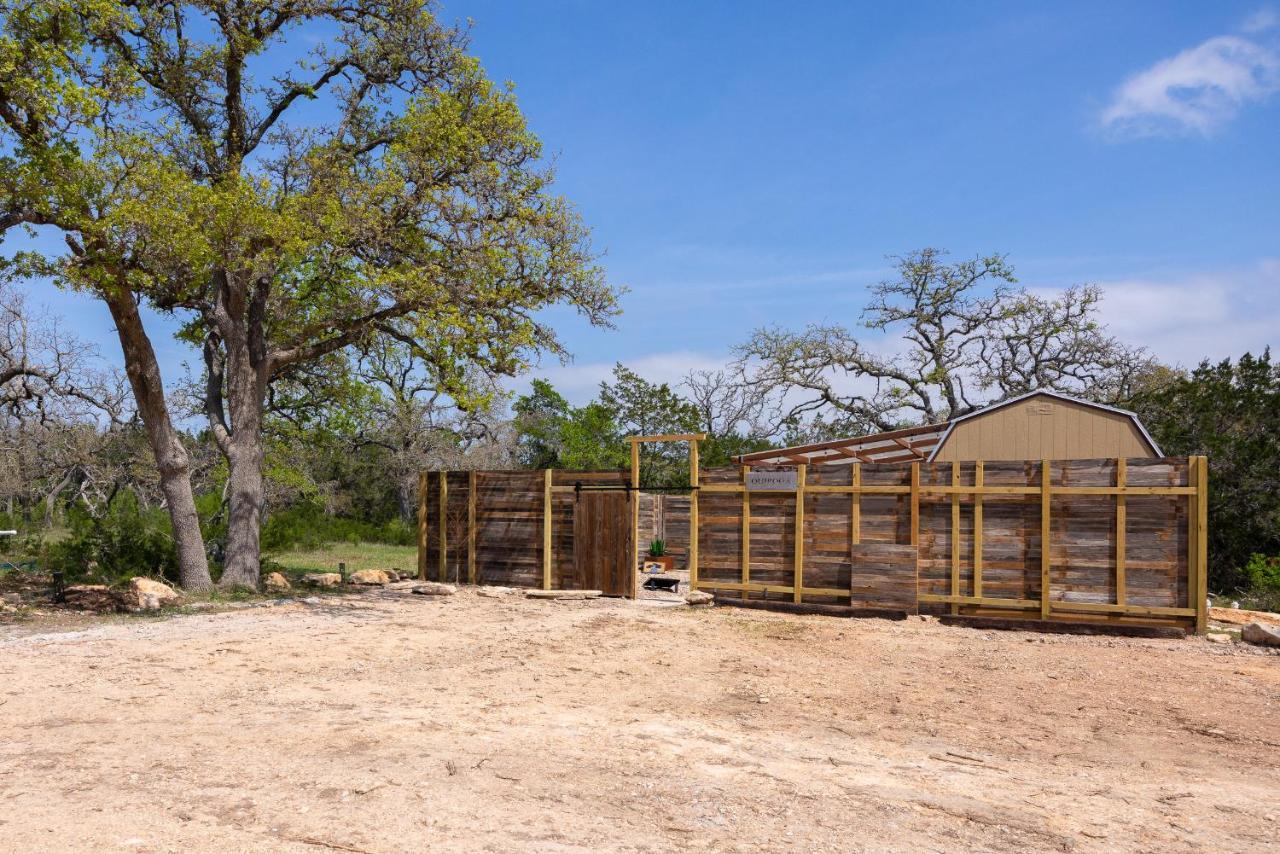 Romantic Tiny Luxury Retreat W Heated Pool, Sauna N Outdoor Shower In Wimberley 10 Acres Exterior photo