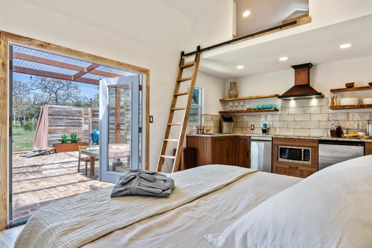 Romantic Tiny Luxury Retreat W Heated Pool, Sauna N Outdoor Shower In Wimberley 10 Acres Exterior photo